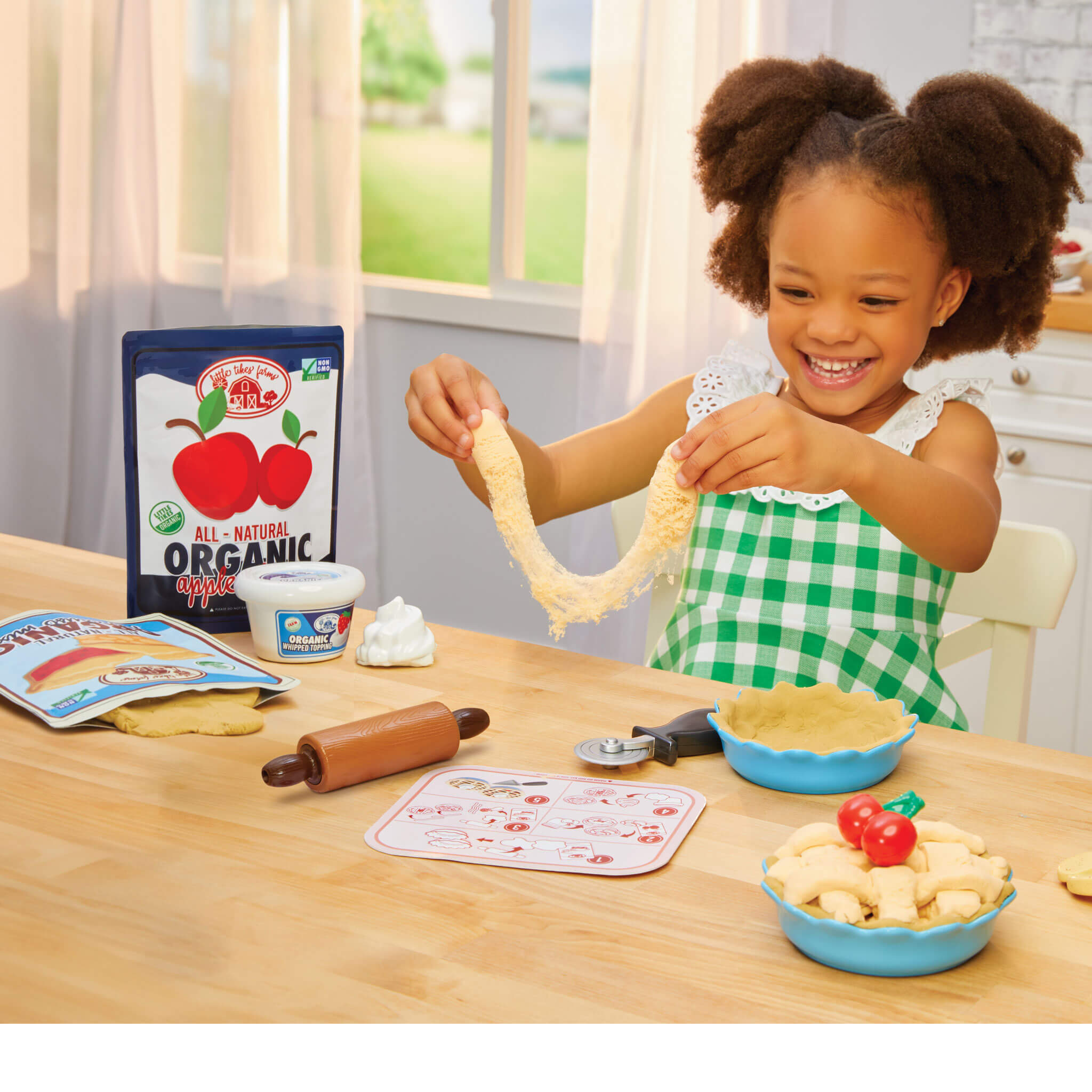 Creative Chefs Pie Kit �C Baking Playset