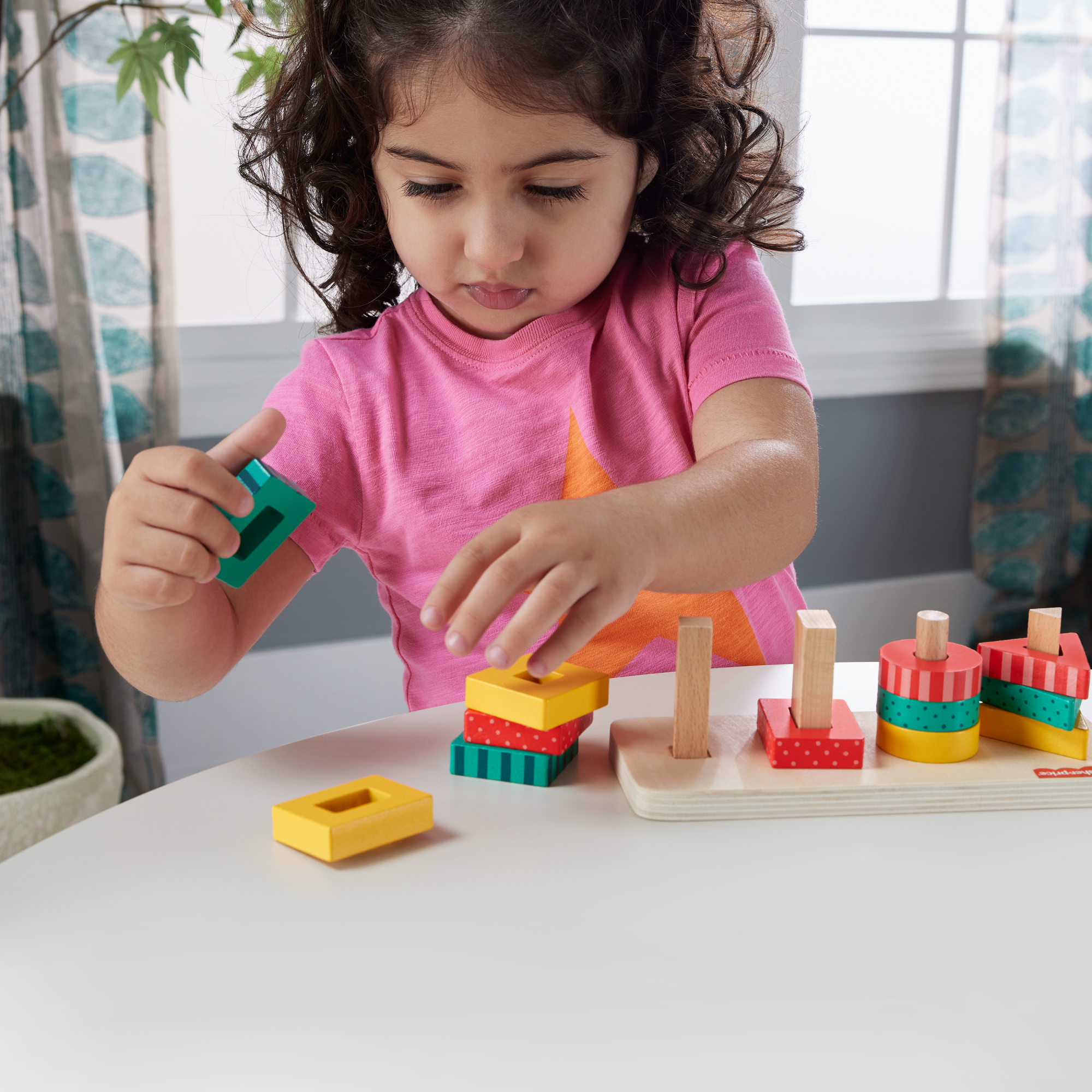 Fisher-Price Empileur de Formes en Bois, Triage, 13 Éléments